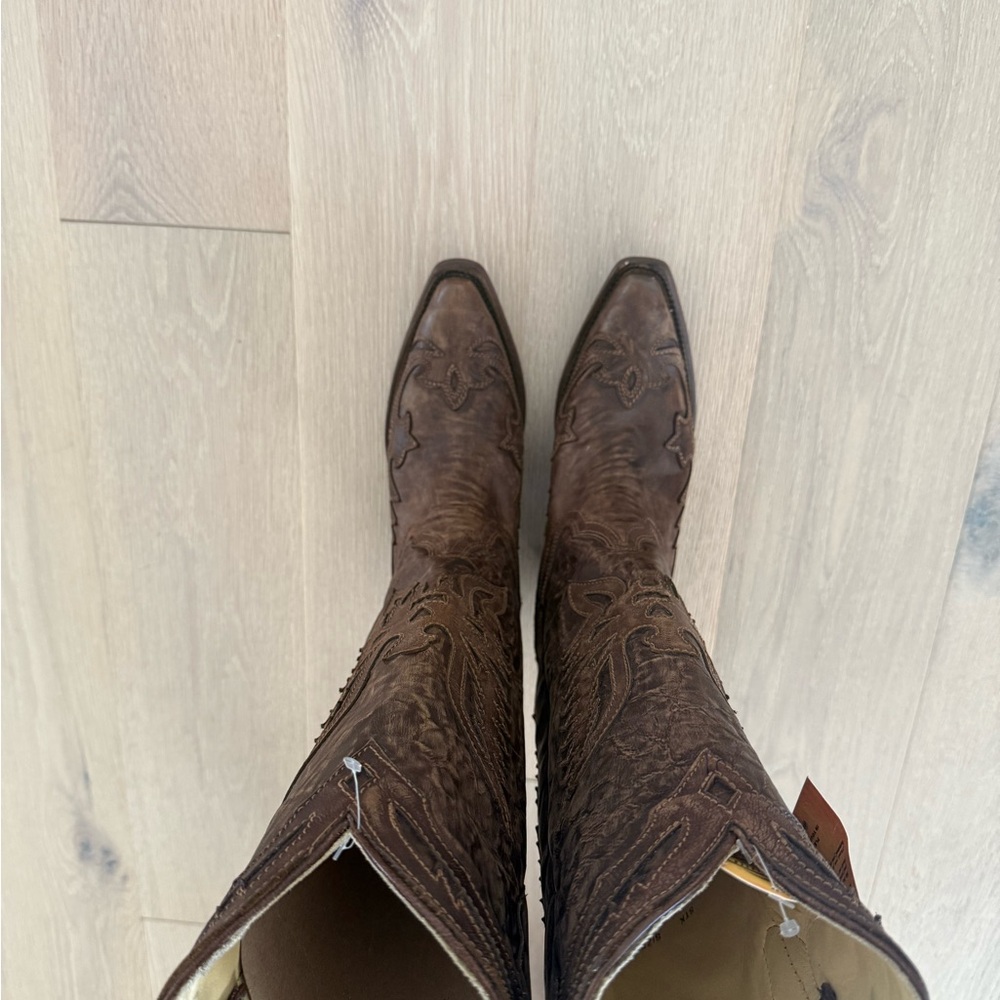 NWT- R2295 - WOMEN'S GOAT VINTAGE BROWN EAGLE OVERLAY SNIP TOE COWBOY BOOT sz 9 - Picture 4 of 7